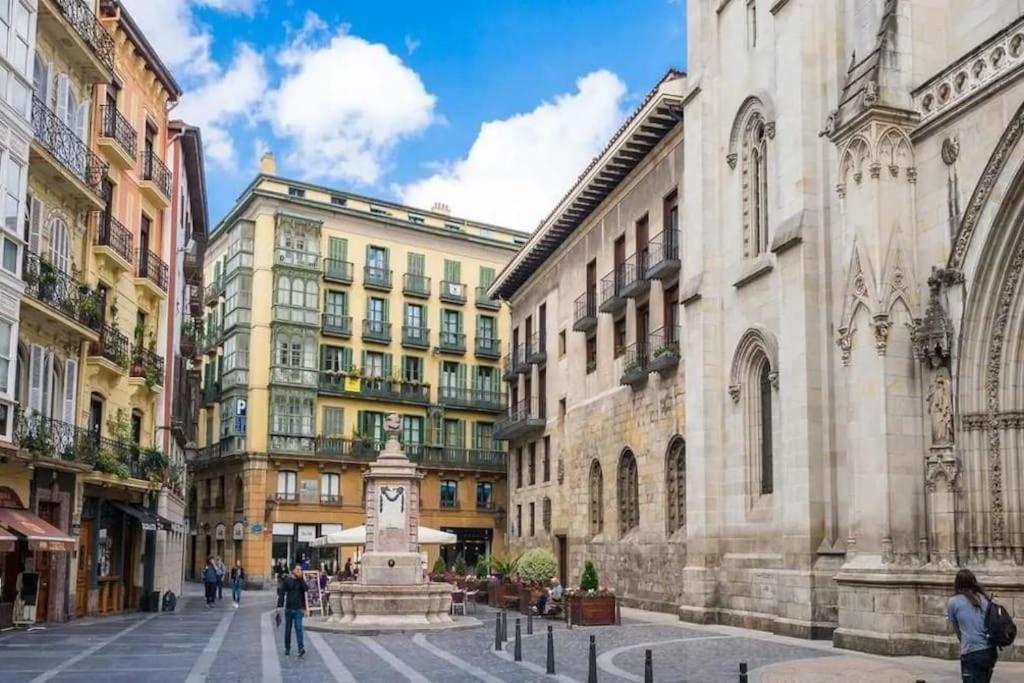 Calida Estancia Descubre La Ciudad Bilbao Eksteriør billede